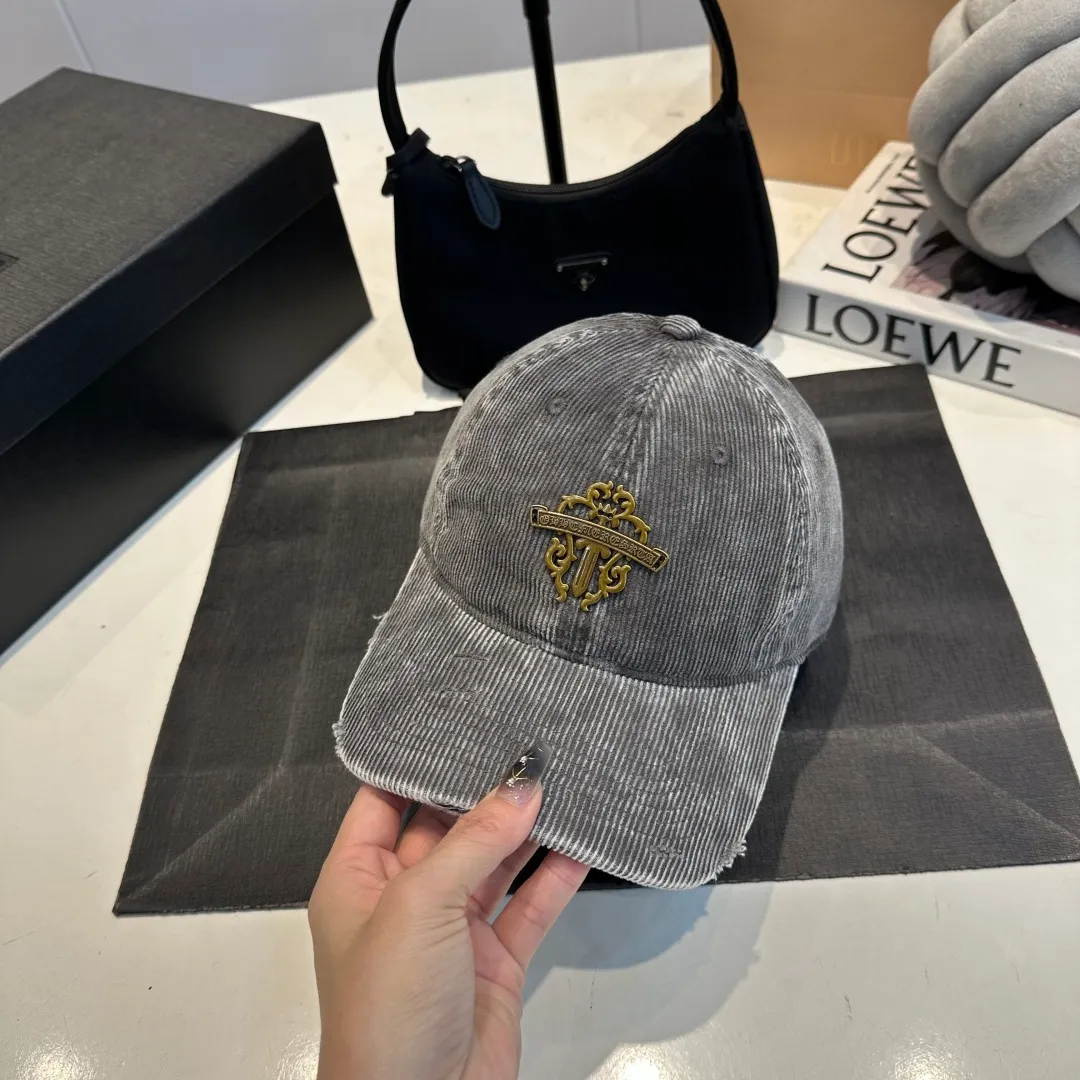 P50 Chrome Hearts 💓Early spring Korean style fashion retro distressed hole hat worn design versatile baseball cap peaked cap